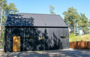 Lovely Home In Borrby With Kitchen, Borrby
